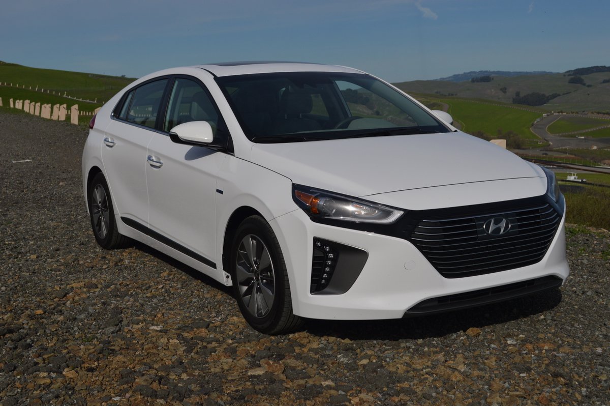 2018 Hyundai Ioniq Plug-In Hybrid Limited Review