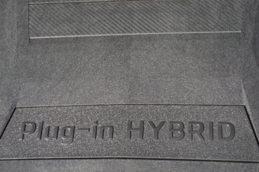 2018 Hyundai Ioniq Plug-In Hybrid Limited Review